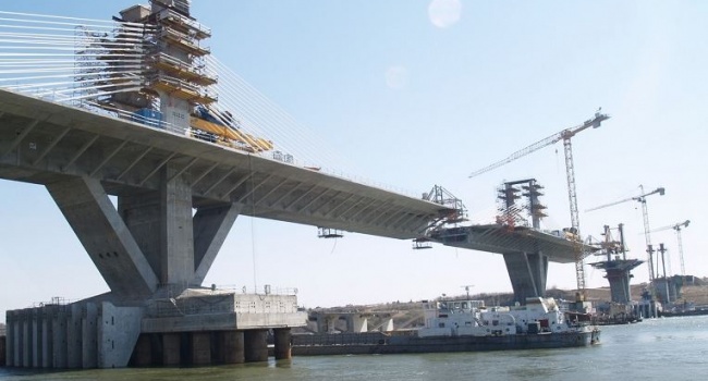 Блогер: Керченский мост не решит главной проблемы Крыма