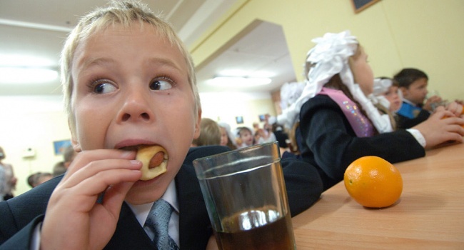В одной из школ Донецкой области массово отравились дети
