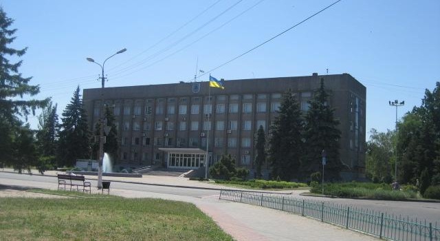 Стрельба на сессии горсовета в Никополе: депутат открыл огонь во время голосования Стрельба на сессии горсовета в Никополе: депутат открыл огонь во время голосования