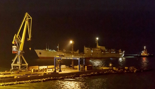 «Дошли!»: украинские корабли прибыли в порт Бердянска 