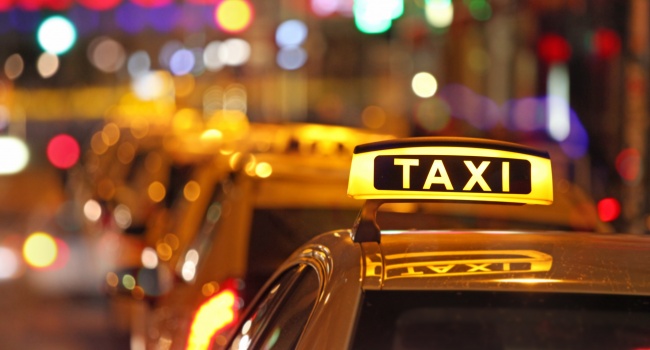 Поездка в аэропорт на такси: почему стоит воспользоваться услугой