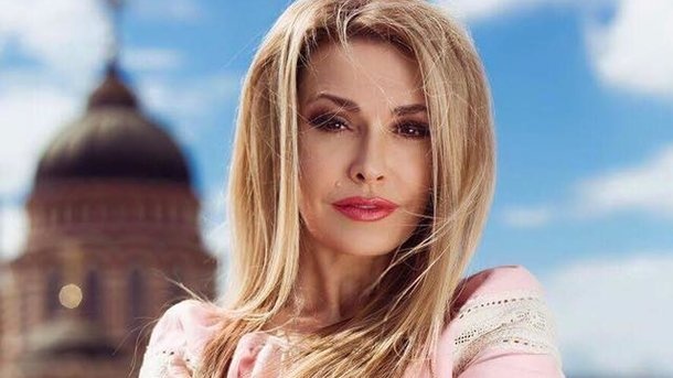 «Наша гордость и красота!» Ольга Сумская показала совместное фото с мужем, примерив вышиванку «Наша гордость и красота!» Ольга Сумская показала совместное фото с мужем, примерив вышиванку