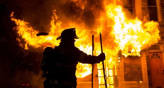 В Виннице при пожаре в жилом доме погибли два человека