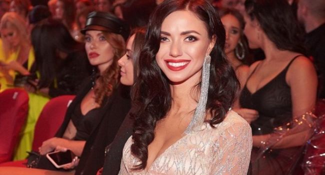 «С*ськи огонь!» Солистка группы «НеАнгелы» восхитила полураздетым мокрым снимком «С*ськи огонь!» Солистка группы «НеАнгелы» восхитила полураздетым мокрым снимком