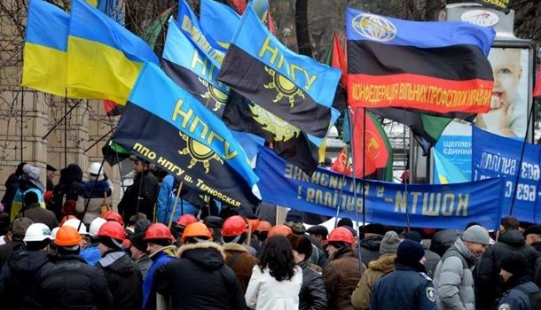 Горняки трех шахт Кривого Рога начали забастовку под землей Горняки трех шахт Кривого Рога начали забастовку под землей