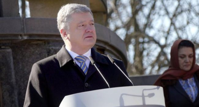 Политолог: «Президент становится не просто смешным, он становится жалким» Политолог: «Президент становится не просто смешным, он становится жалким»