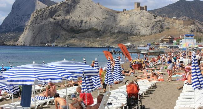 Будет много туристов: в Крыму обещают турпоток после смены власти в Украине Будет много туристов: в Крыму обещают турпоток после смены власти в Украине