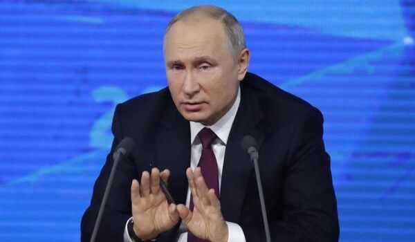 «У Путина слева не открылся один нимб»: террористам «ЛНР» предложили молиться перед иконой главы РФ