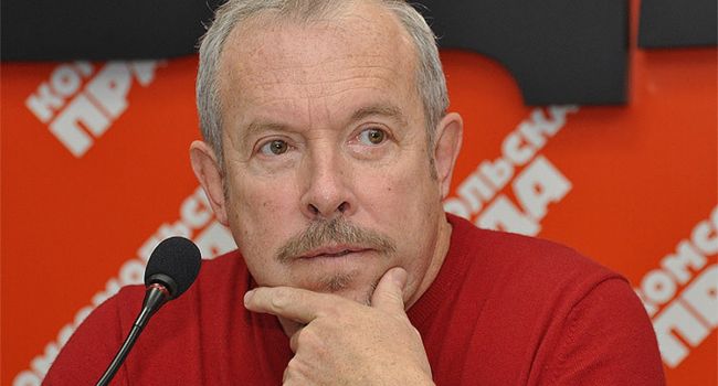 Макаревич: «В Москве у меня нет ни квартиры, ни горничной» Макаревич: «В Москве у меня нет ни квартиры, ни горничной»