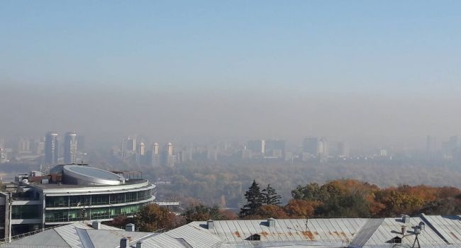 «Температурная инверсия»: Эксперт объяснил, почему не рассеивается смог над Киевом