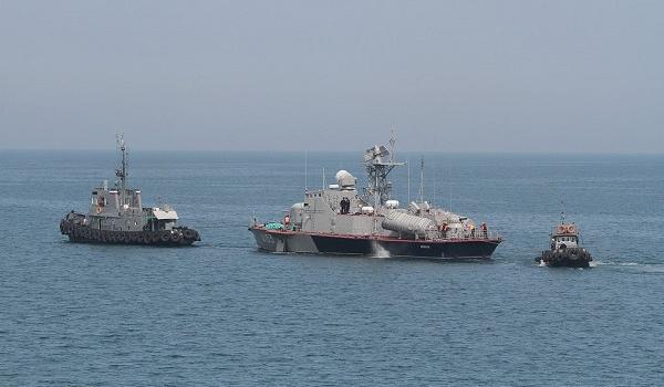 СМИ: корабли ФСБ России спокойно ходят всего за десять километров от Мариуполя 