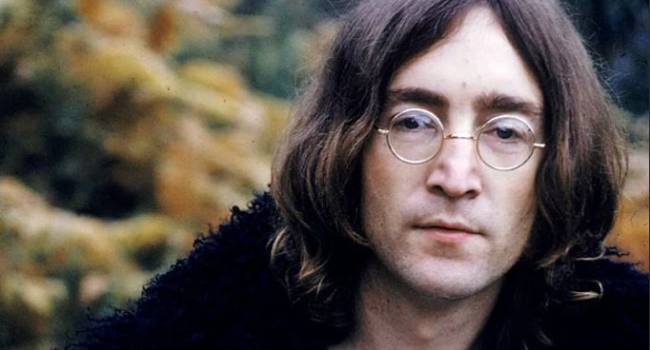 Неизвестный покупатель отдал рекордную сумму за очки Джона Леннона