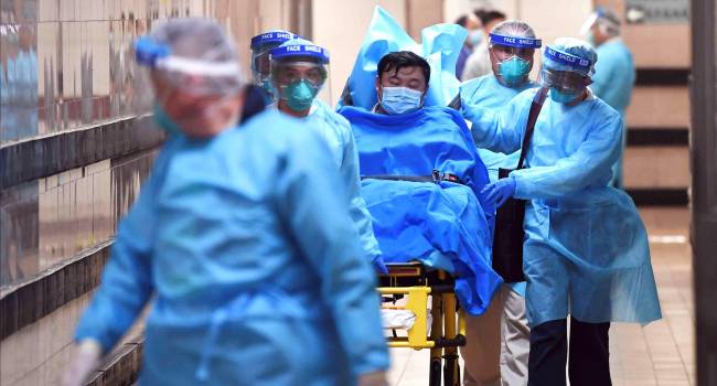 «Симптомов очень много»: Медики объяснили, какие признаки сопровождают новый опасный коронавирус из Китая