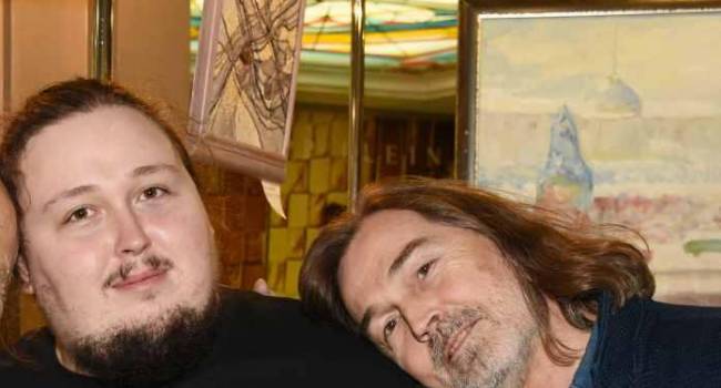 «Русалочка ты наша»: застрявший в унитазе сын Сафронова продемонстрировал интимную фотосессию на курорте «Русалочка ты наша»: застрявший в унитазе сын Сафронова продемонстрировал интимную фотосессию на курорте