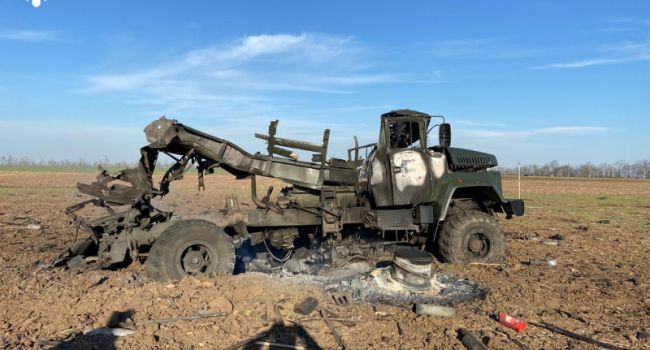 «И мокрого места не осталось»: На Херсонщине на воздух взлетел военный грузовик с боеприпасами 