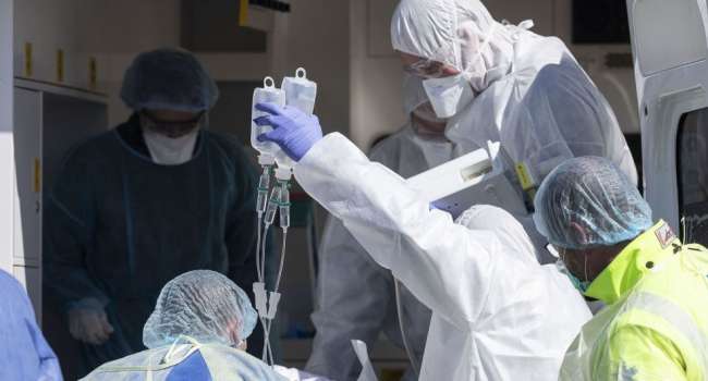 В Мариуполе пациент заразил почти 20 медиков коронавирусом 