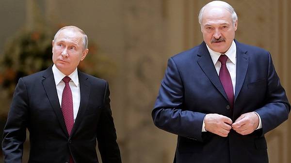 Лукашенко показательно проигнорировал Путина на параде Победы в Москве
