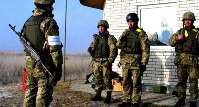 Украинским защитникам запретили отвечать на обстрелы боевиков на Донбассе – солдат 