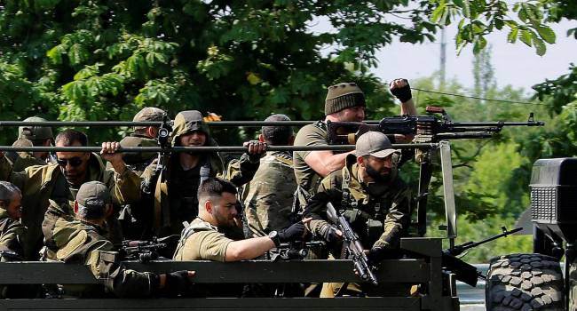 Местные жители сообщают о мощных «бабахах» и перестрелке у Донецка