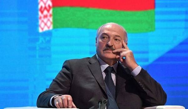 Лукашенко высказался о языковом вопросе: незачем переходить с русского на белорусский Лукашенко высказался о языковом вопросе: незачем переходить с русского на белорусский