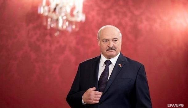 Лукашенко передал Зеленскому поздравления с Днем Независимости 