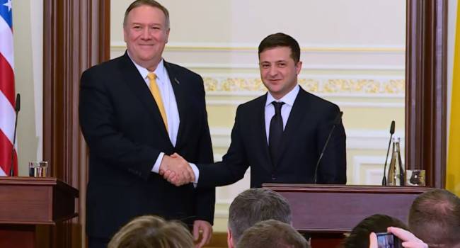 Зеленский провел важный разговор с Помпео Зеленский провел важный разговор с Помпео