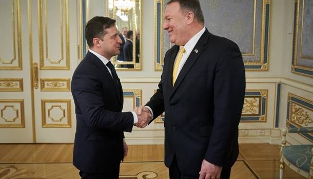 Зеленский заверил Помпео, что Киев не будет вмешиваться в выборы в США