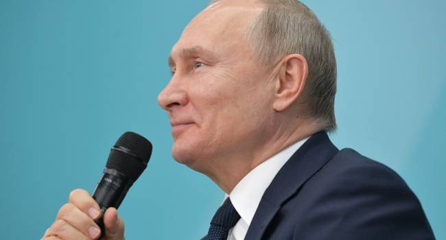 «Пока в этом нет необходимости»: Путин намекнул, что может ввести в Белоруссию российские войска