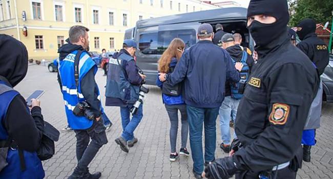 В Беларуси начались массовые задержания представителей прессы