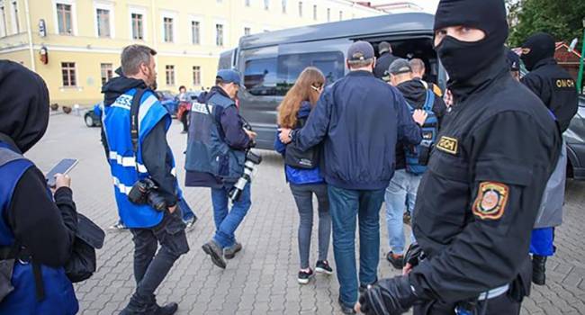 В Беларуси начались массовые задержания представителей прессы В Беларуси начались массовые задержания представителей прессы