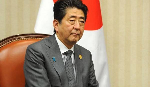 Японский премьер подтвердил свою отставку: названа причина 