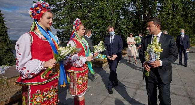 Журналист: подскажите Зеленскому, что его Генпрокурор уже выяснил, кто виновен в Иловайской трагедии Журналист: подскажите Зеленскому, что его Генпрокурор уже выяснил, кто виновен в Иловайской трагедии