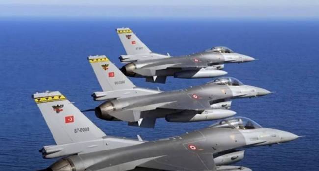 Ситуация накаляется: Авиация Турции пошла на перехват греческих самолетов в Средиземноморье 