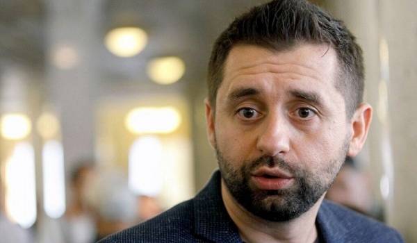 В Раде не будут рассматривать проект постановления о непризнании выборов президента Беларуси – Арахамия В Раде не будут рассматривать проект постановления о непризнании выборов президента Беларуси – Арахамия