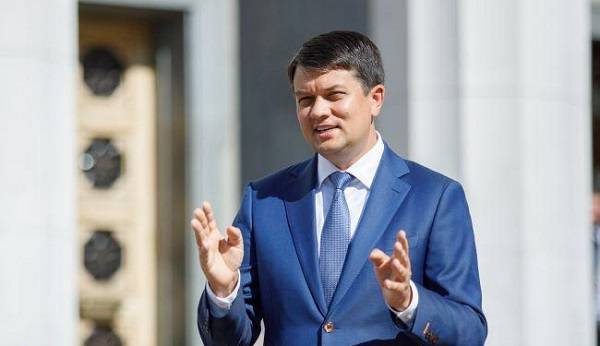 Разумков опроверг возможность перестановок в Раде в ближайшей перспективе Разумков опроверг возможность перестановок в Раде в ближайшей перспективе