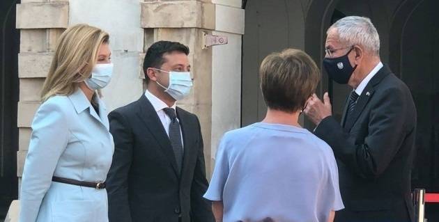 «Рад, что наш язык впервые прозвучит в этом музее»: Зеленский с супругой «запустили» украиноязычный аудиогид в крупнейшем музее Австрии