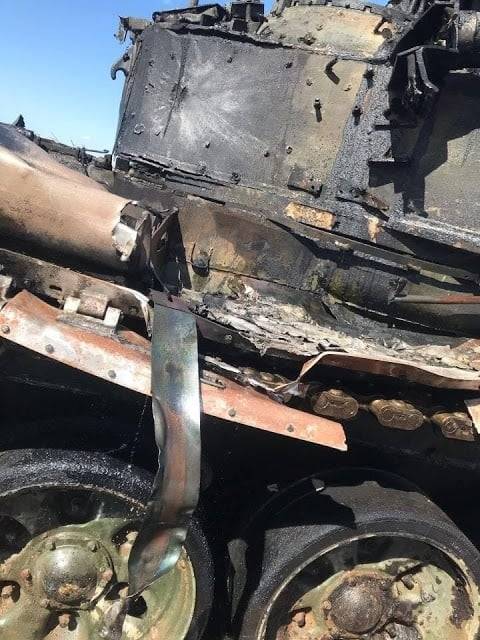 Во время военных учений в России военные разбомбили собственный танк из ПТУР