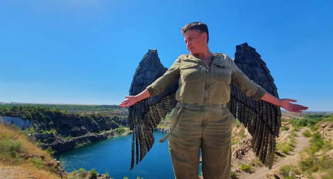 «Для такой туши крылышки малы»: Савченко опубликовала новые фото со своего отдыха и рассмешила сеть 