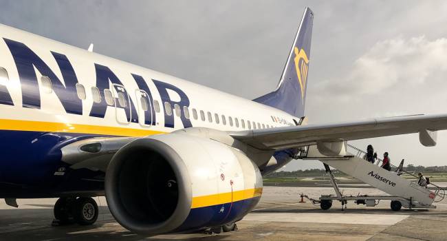 С 15 сентября авиасообщения не будет: известный лоукостер отменяет рейсы в Украину
