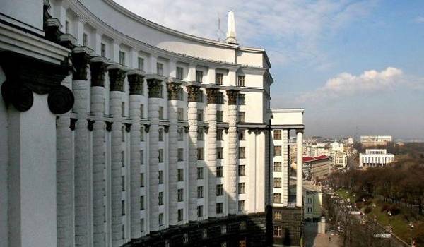 Стало известно, кто из двух министров Кабмина под угрозой увольнения Стало известно, кто из двух министров Кабмина под угрозой увольнения