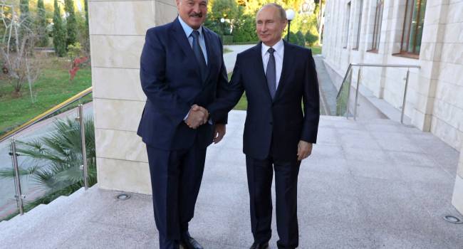 Зубов: Лукашенко, обуянный ненавистью к своим «предателям», готов продать Беларусь тирану соседней страны, лишь бы протестам скрутили голову
