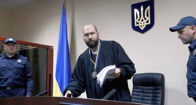 Иванов: еще каких-то 6 лет назад Вовк выписывал штрафы за Майдан, а уже сегодня на заказ Коломойского бросает страну на грань стагнации
