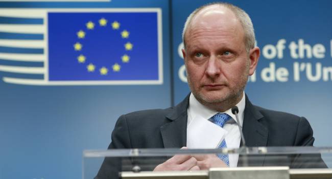 В ЕС снова намекнули, что Украина может попрощаться с Безвизом