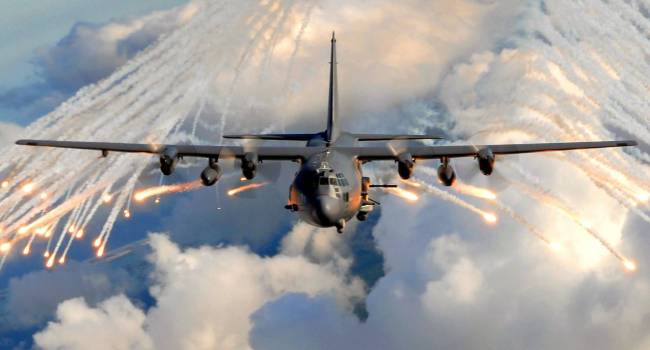«Первая в истории боевая миссия…»: Авиация США отработала сдерживание России в небе над Украиной