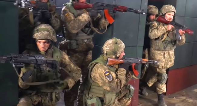 Группа неизвестных проникла на военный объект ВСУ на границе с Крымом