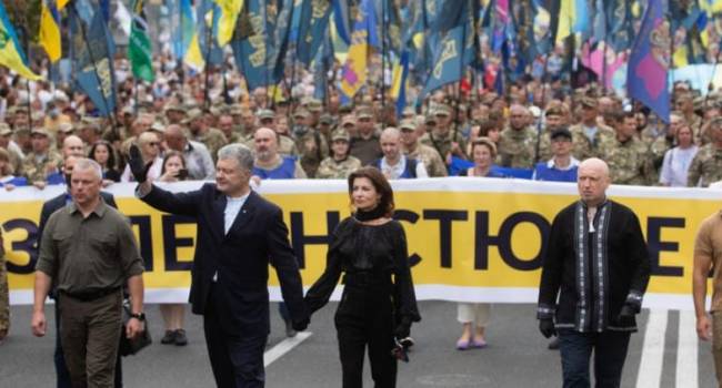 Мирослав Гай: Порошенко, Забродский и Турчинов имели полное право принимать участие в Марше Защитников 24 августа