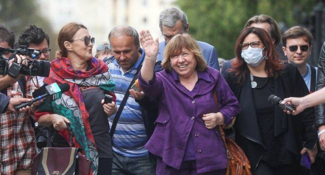 Лукашенко осталось бросить за решетку лауреата Нобелевской премии по литературе Светлану Алексиевич, – журналист Лукашенко осталось бросить за решетку лауреата Нобелевской премии по литературе Светлану Алексиевич, – журналист