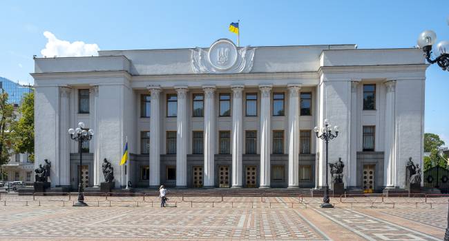 В Украине будет свой «закон Яровой?»: В Раду внесли законопроект, обязывающий провайдеров раскрывать правоохранителям данные о деятельности пользователей в Сети