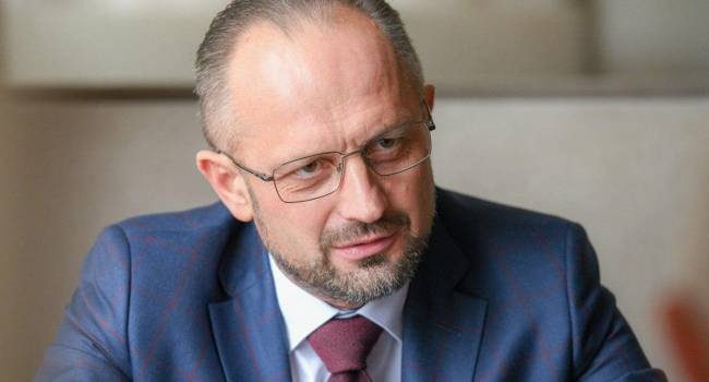 Бессмертный: Меня удивляет, что белорусы и европейцы умалчивают об участии российского спецназа в подавлении протестов в Беларуси Бессмертный: Меня удивляет, что белорусы и европейцы умалчивают об участии российского спецназа в подавлении протестов в Беларуси