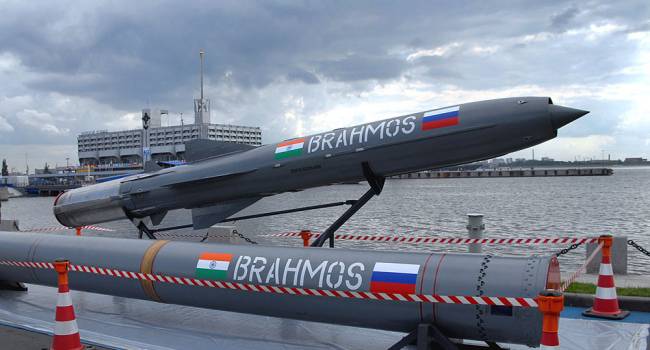 Россия и Индия заявили о совместной разработке суперракеты